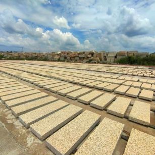 佳木斯 黄金麻荔枝面花岗岩石材地铺石防护中