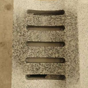 佳木斯 芝麻白拉丝面花岗岩U型开槽排水槽