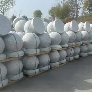 佳木斯 白麻花岗岩石材圆球，石球，挡车球，隔离球，景观石球，风水球等