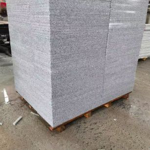 佳木斯 芝麻白火烧面1.8厚300*600地铺石，尺寸标准，厚薄均匀