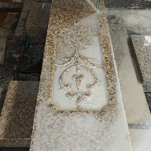 佳木斯 黄金麻花岗岩异形加工雕刻栏杆大柱