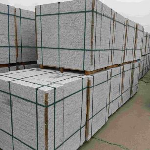 佳木斯 白麻花岗岩石材荔枝面地铺石（300*600*50）