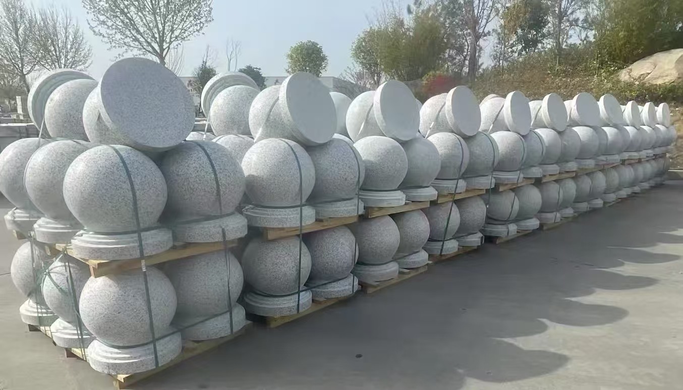 佳木斯 白麻花岗岩石材圆球，石球，挡车球，隔离球，景观石球，风水球等