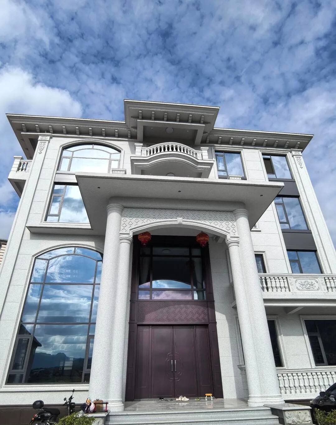 佳木斯白麻别墅外墙干挂石材效果示例