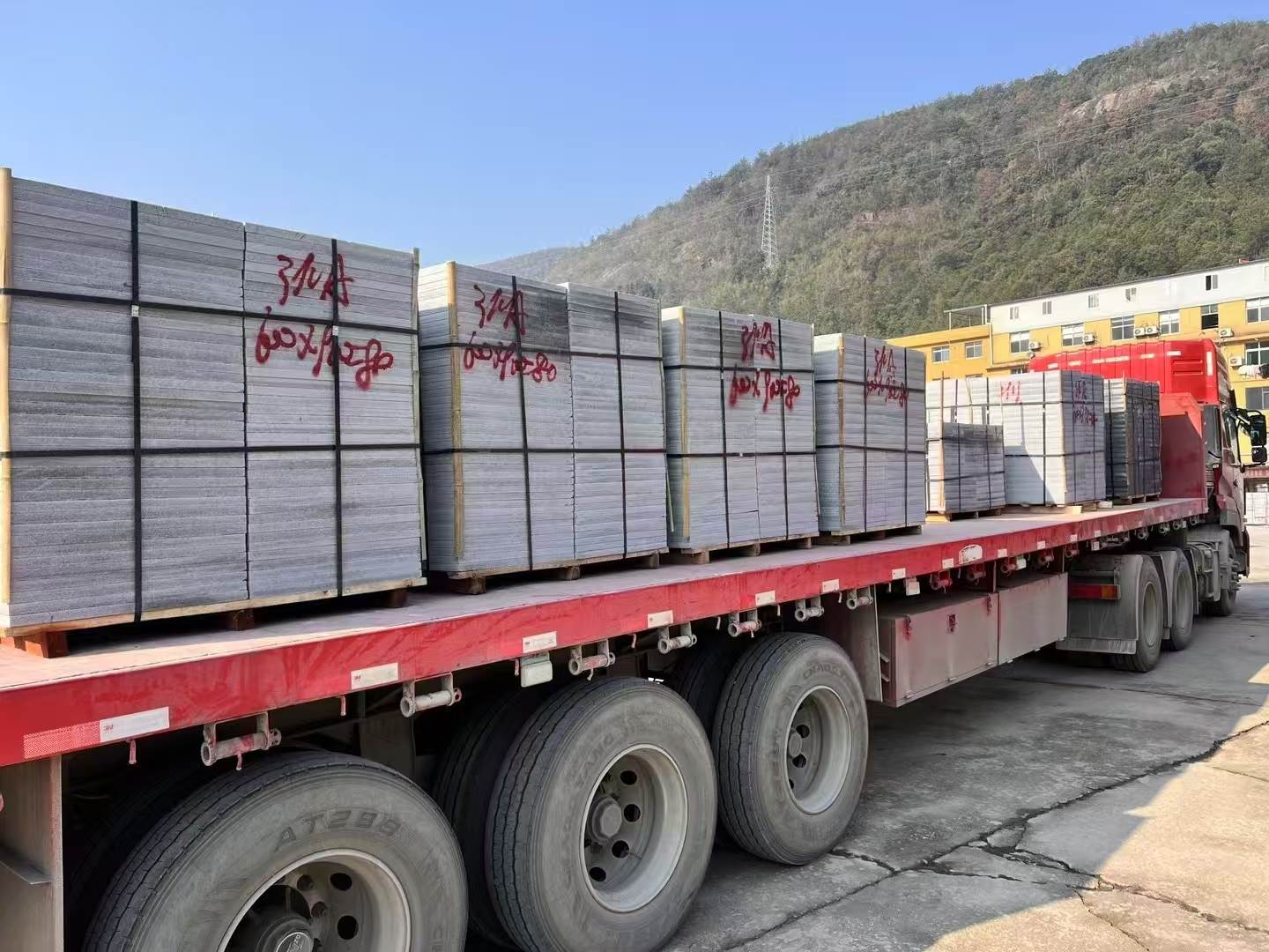 佳木斯 芝麻灰地铺石出货日常