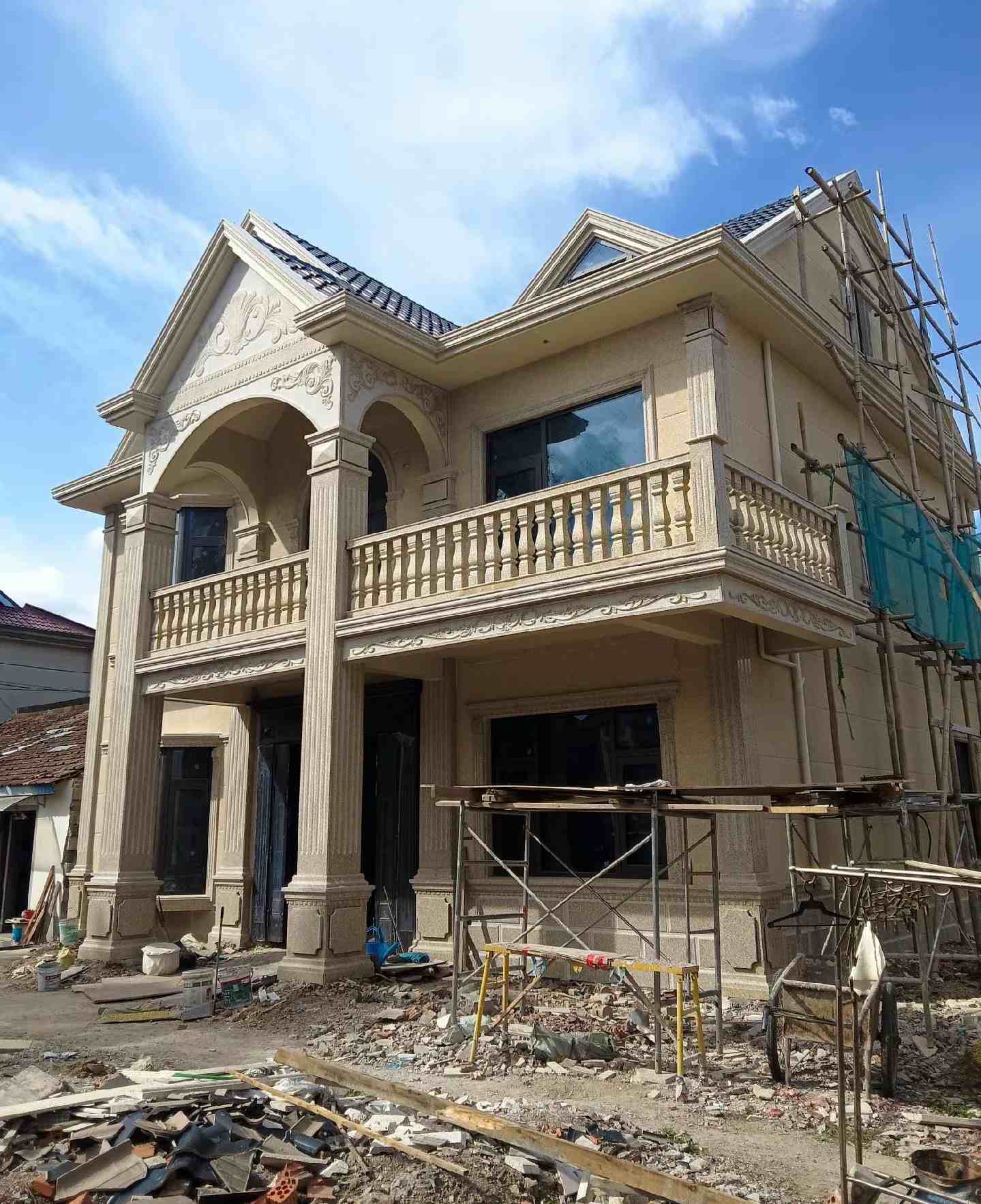 佳木斯 黄金麻花岗岩石材私人别墅雕花门楼柱阳台栏杆