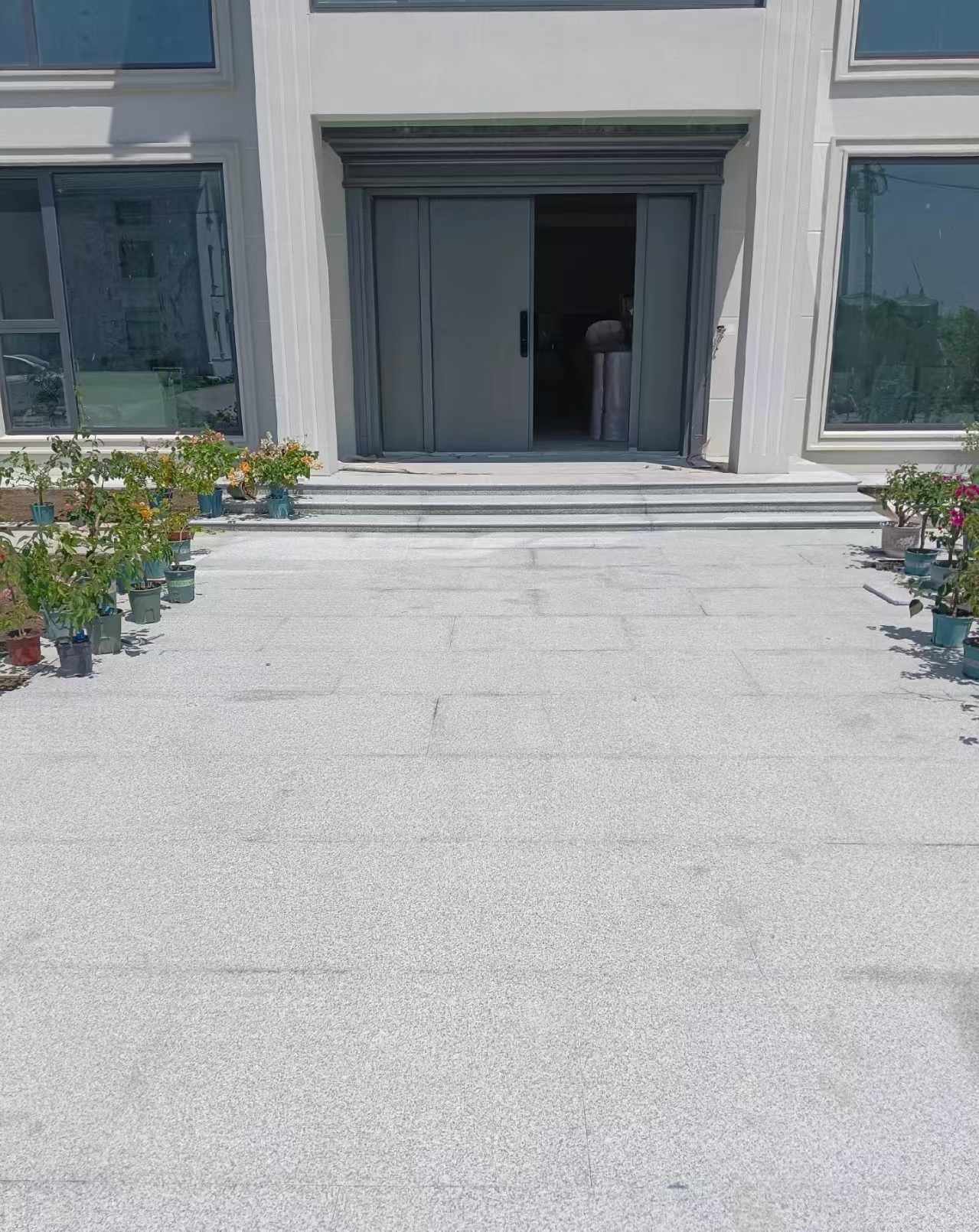 佳木斯 芝麻白花岗岩地铺石地面铺装