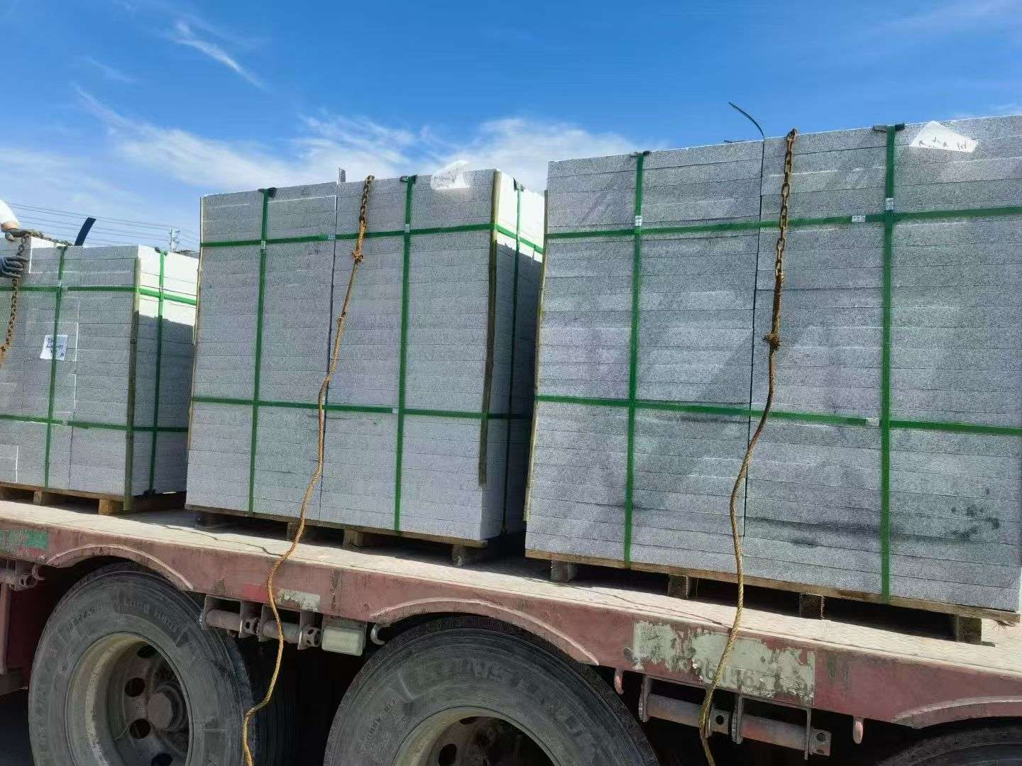 佳木斯 芝麻白花岗岩地铺石装车日常