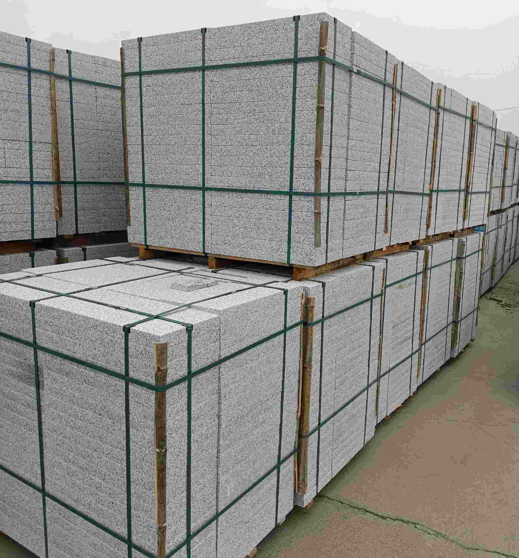 佳木斯 白麻花岗岩石材荔枝面地铺石（300*600*50）