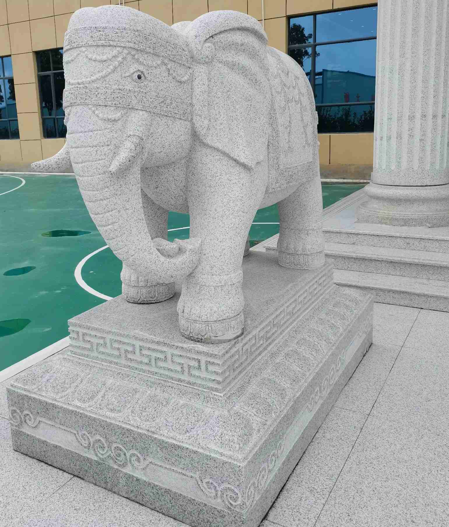 佳木斯 白麻花岗岩动物异形石雕-大象