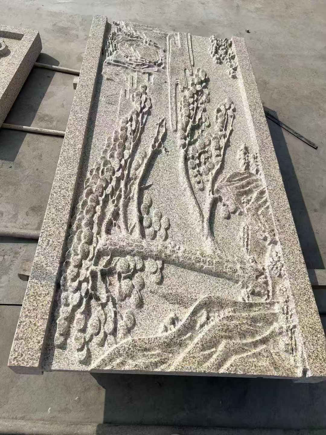 佳木斯 黄金麻雕刻板浮雕迎客松