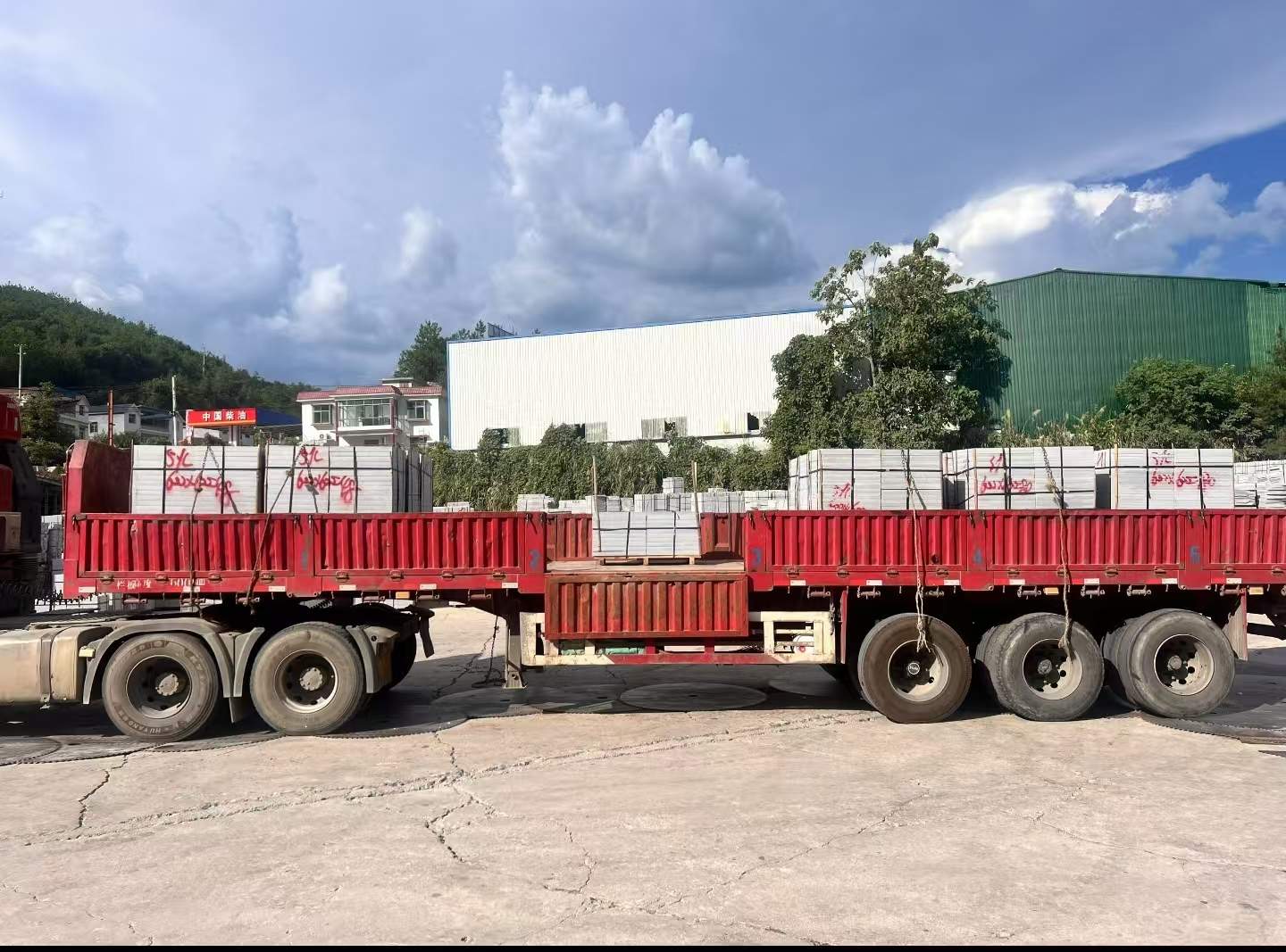 佳木斯 芝麻灰花岗岩地铺石出货日常