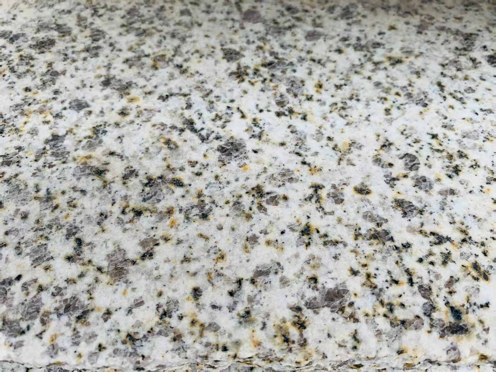 佳木斯 黄金麻花岗岩石材浅黄光面