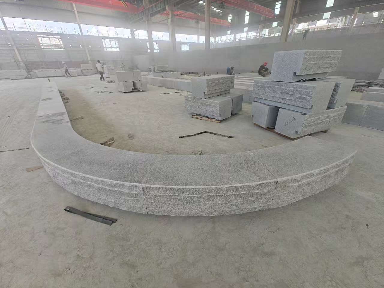 佳木斯 芝麻白异形坐凳，自然面光面弧形加工