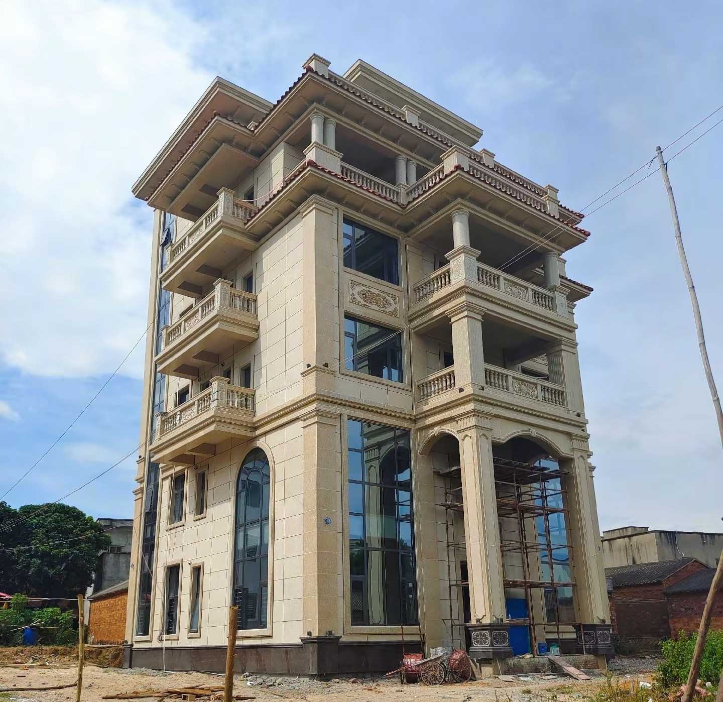 佳木斯 黄金麻花岗岩石材别墅外墙干挂搭配（雕花栏杆花瓶柱门楼罗马柱）