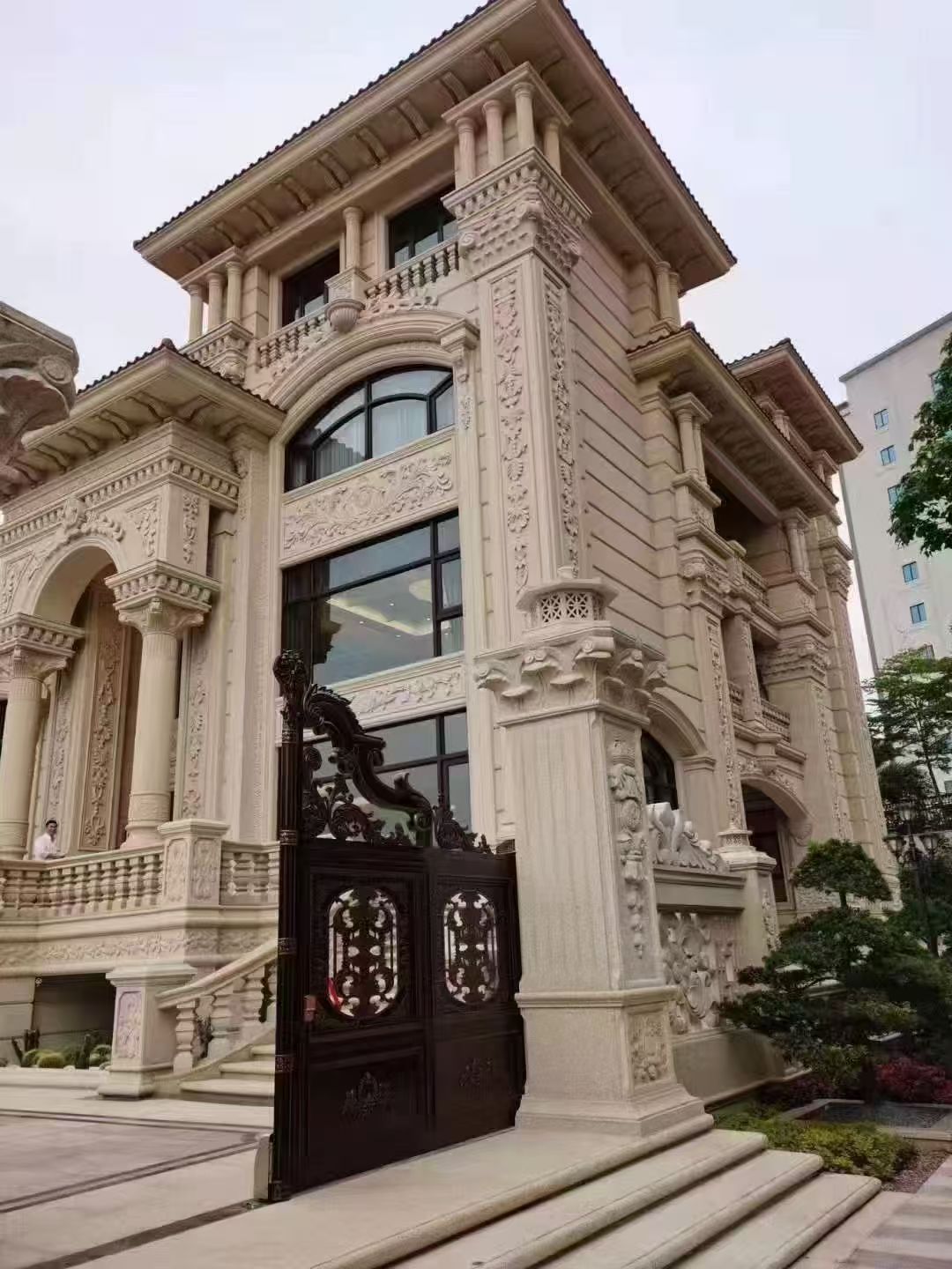 佳木斯 黄金麻花岗岩别墅外墙干挂效果展示