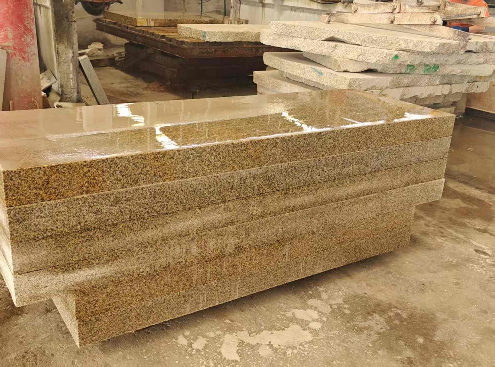 佳木斯 黄金麻栏杆料半成品加工中